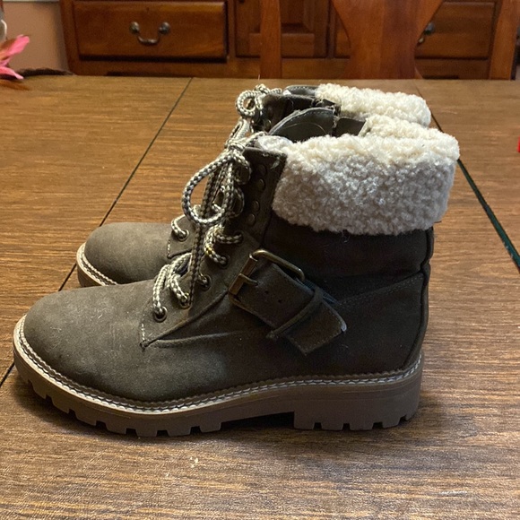 Like NEW! Suede Ankle Boots, Size 7, Army Green. - Picture 2 of 6